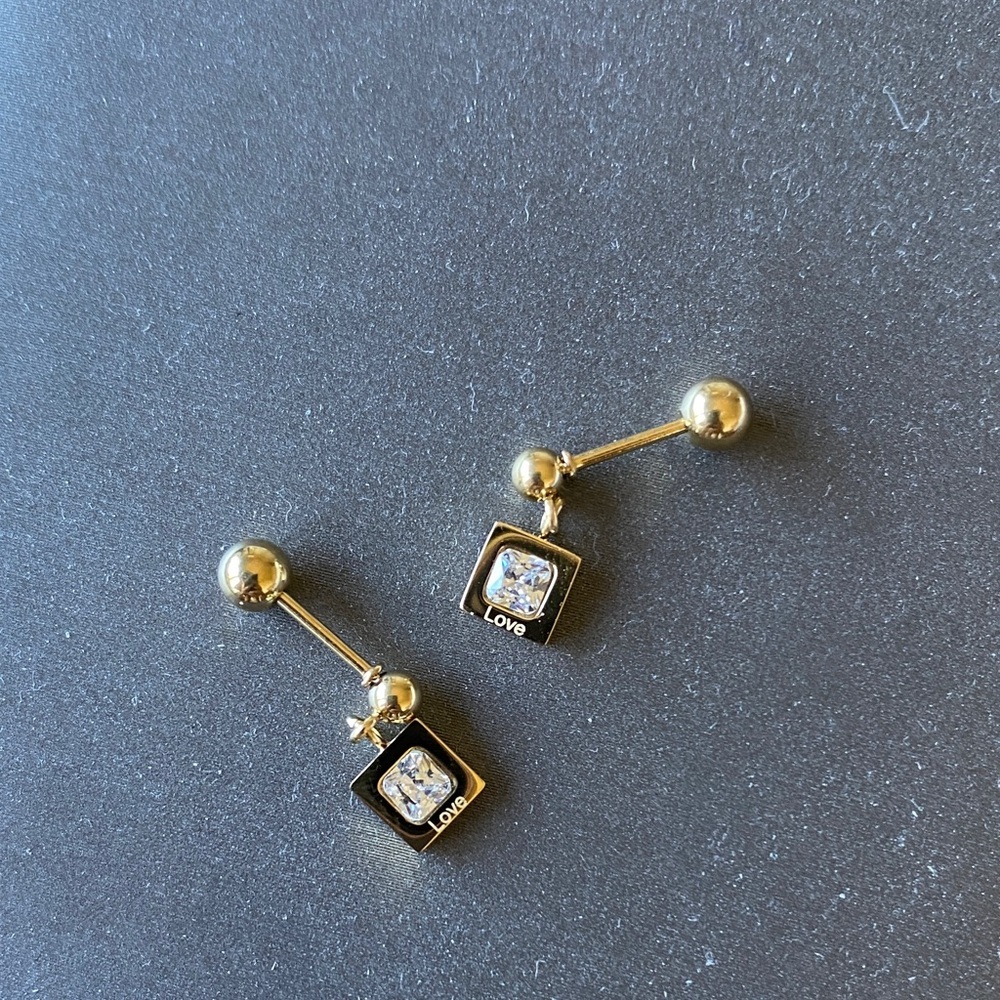 Brand new Elegant Gold stone square Love Earring piercing